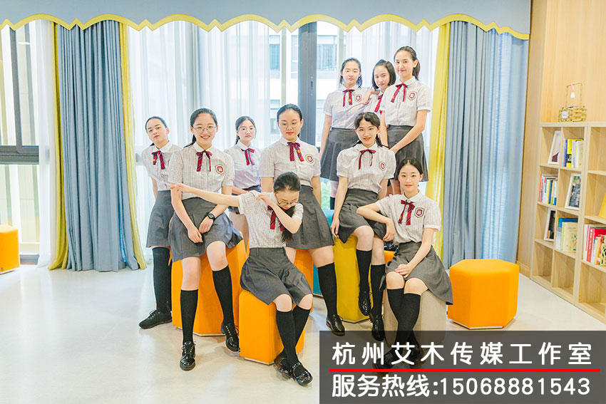 1630831345956812.jpg 集體創(chuàng)意合照拍攝